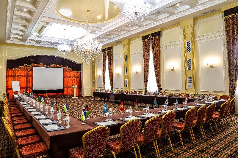 City Hotel Bishkek Exterior photo