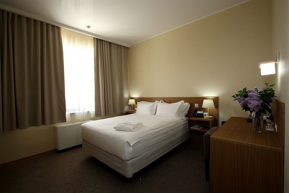 City Hotel Bishkek Exterior photo