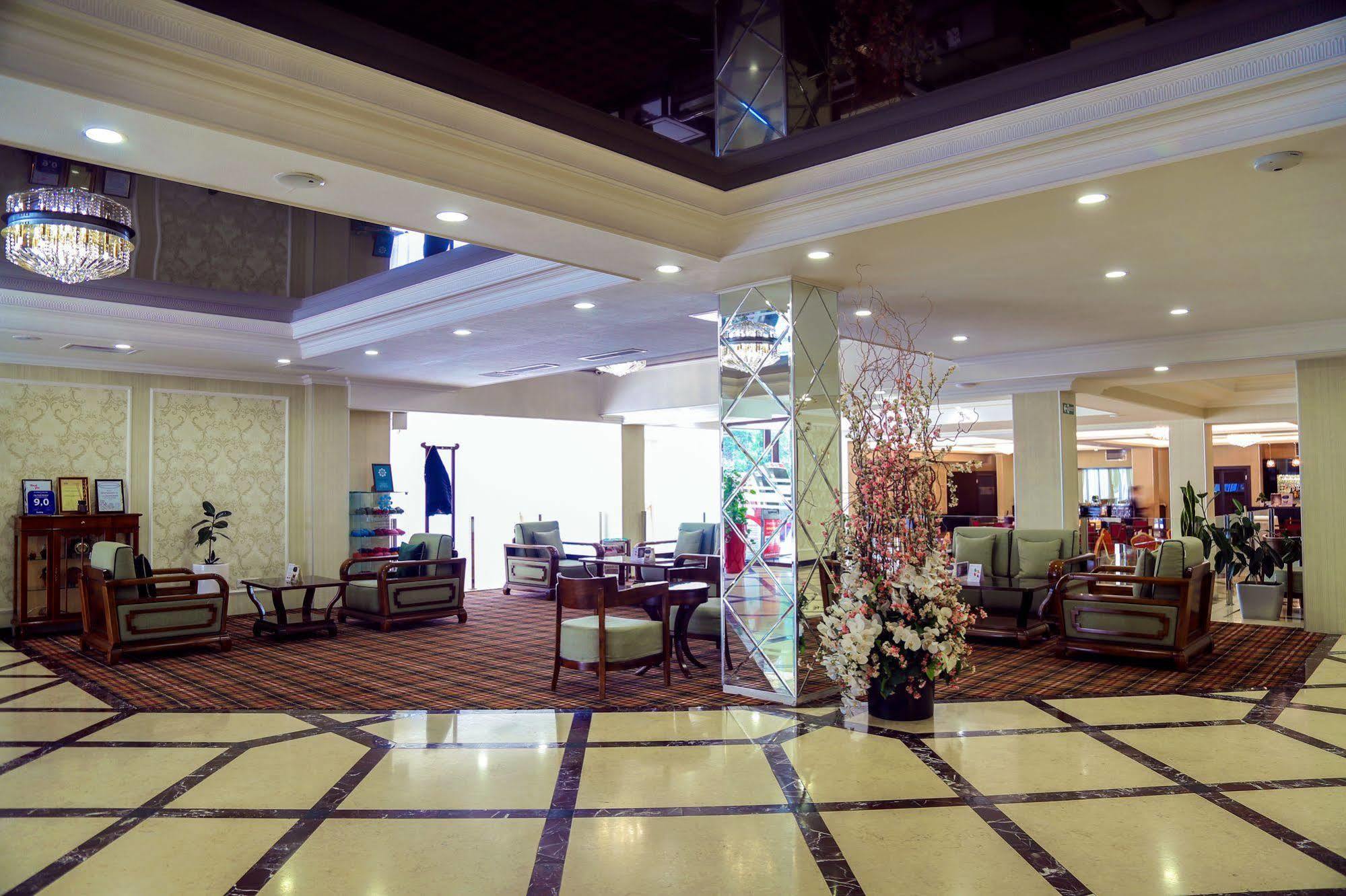City Hotel Bishkek Exterior photo